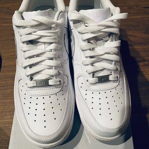 white nike air force 1